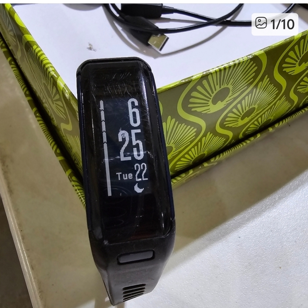 Garmin Black Fitness Tracker, Vivosmart HR, Works Well